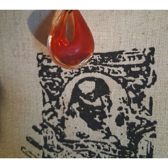 Elegant Orange Teardrop Pendant Necklace - Picture 4 of 7